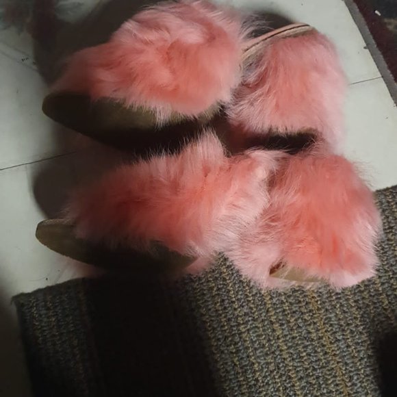 🩷 Host Pick 🩷 UGG Rosa Fluff Heel Women's - Picture 2 of 4